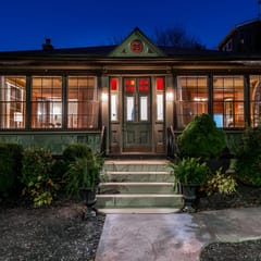 Henry House | Lake Suite